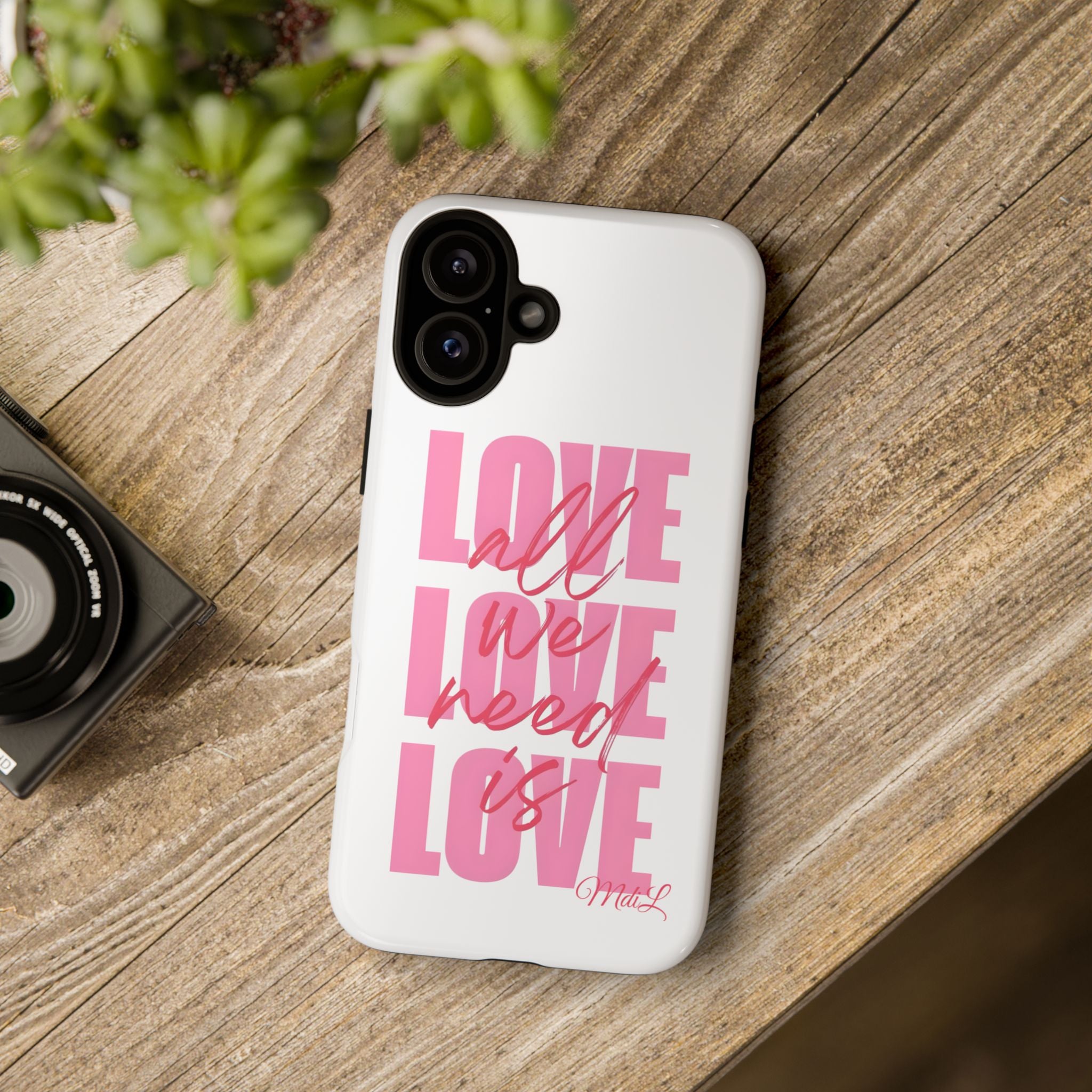 "All We Need Is Love" | White - Mare di Luna