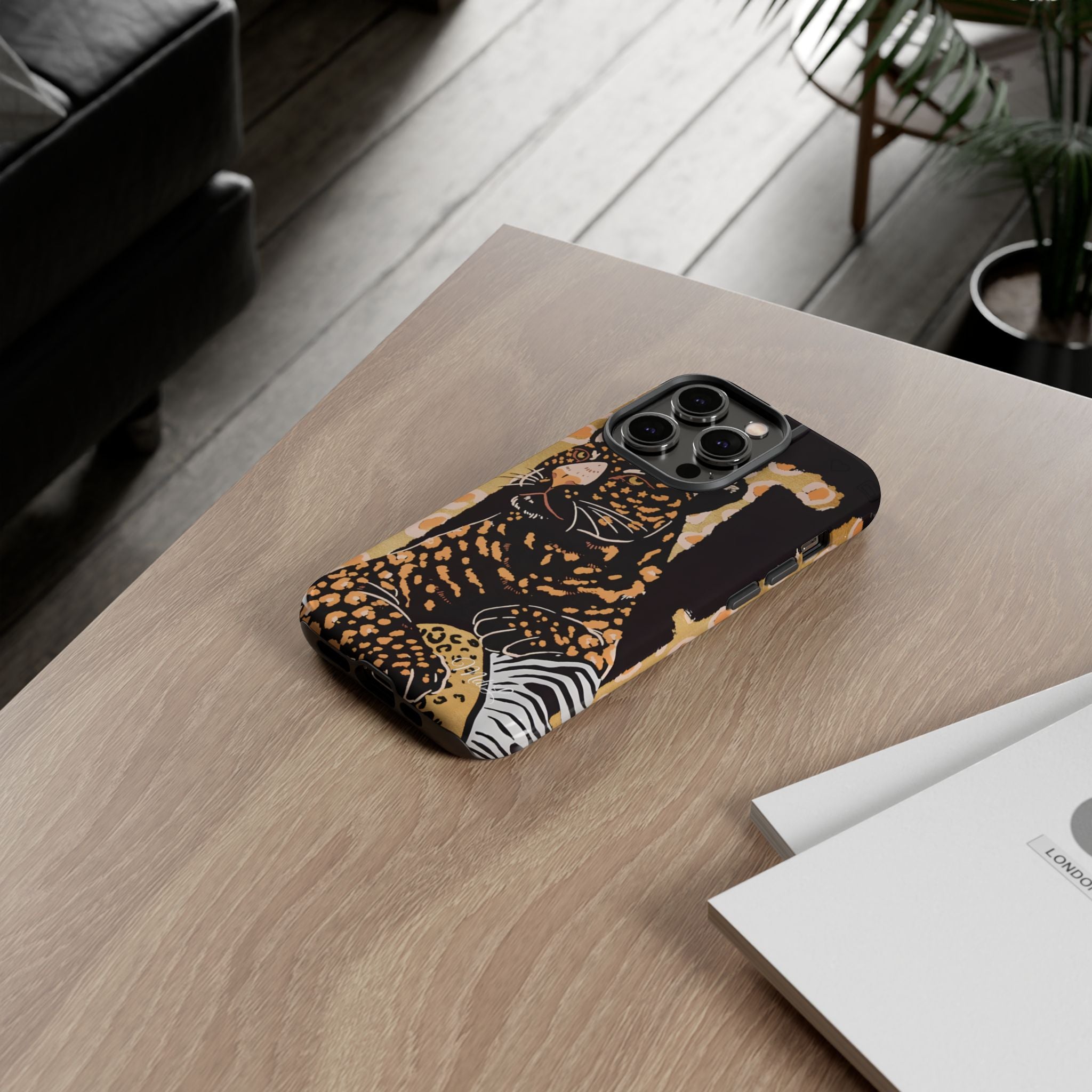 Artsy | Leopard - Mare di Luna