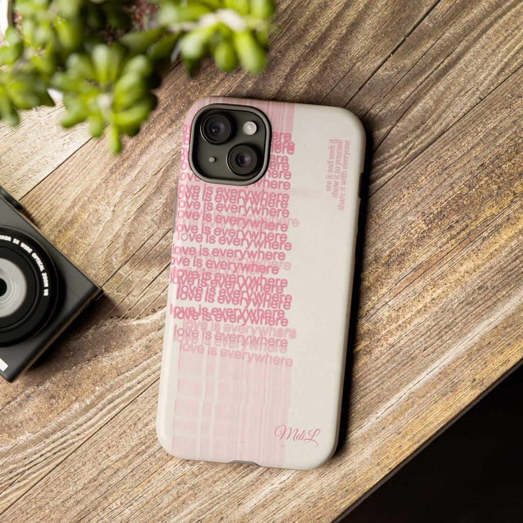Love is Everywhere | Pink and White - Mare di Luna